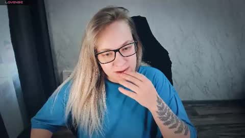 Snapshot of bellezza_ chatting on 07-02-26, 04:51 Your Annabelle Wolf online show from 07-02-26, 04:51
