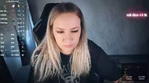 Snapshot of bellezza_ chatting on 07-28-26, 04:39 Your Annabelle Wolf online show from 07-28-26, 04:39