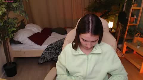 Bella online show from 11-20-25, 01:39