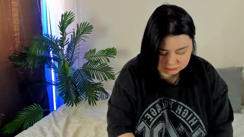 LinaBoo online show from 10-21-25, 11:22