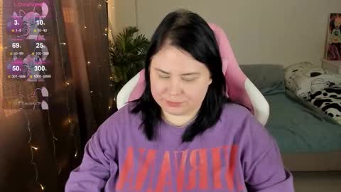 LinaBoo online show from 11-24-25, 05:29