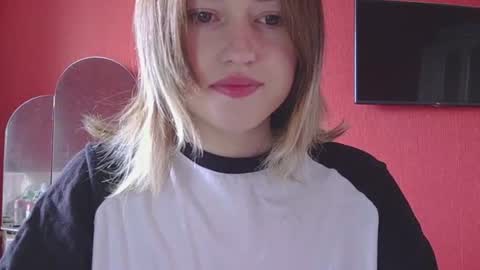 Snapshot of belovedmary chatting on 06-12-26, 06:56 belovedmary online show from 06-12-26, 06:56