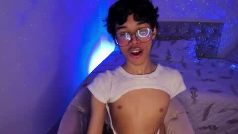 Snapshot of belyy_sweet chatting on 03-08-25, 01:36 belyy_sweet online show from 03-08-25, 01:36