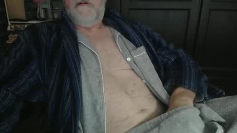 Snapshot of bendrinkin chatting on 01-29-25, 12:45 bendrinkin online show from 01-29-25, 12:45