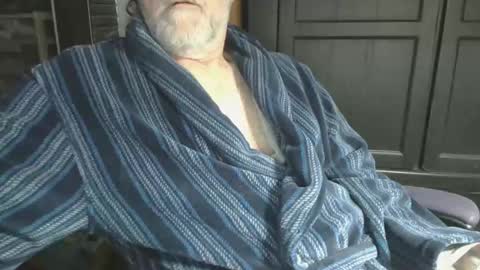 Snapshot of bendrinkin chatting on 03-09-25, 09:02 bendrinkin online show from 03-09-25, 09:02