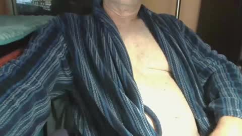 Snapshot of bendrinkin chatting on 09-21-25, 10:06 bendrinkin online show from 09-21-25, 10:06