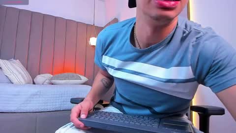Snapshot of benjamin_more chatting on 05-18-26, 03:46 BENJAMIN online show from 05-18-26, 03:46