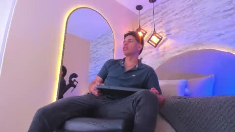 Snapshot of benjamin_more chatting on 07-28-26, 02:07 BENJAMIN online show from 07-28-26, 02:07
