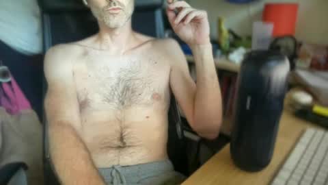 Snapshot of benjdean chatting on 06-23-26, 10:57 benjdean online show from 06-23-26, 10:57