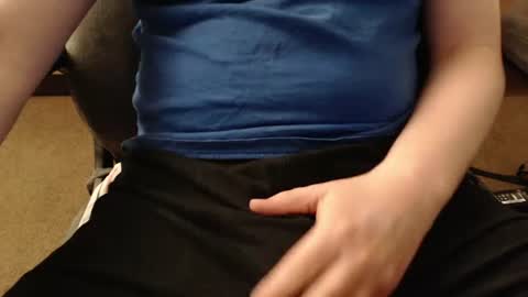 Snapshot of benni90er chatting on 06-15-26, 07:16 benni90er online show from 06-15-26, 07:16