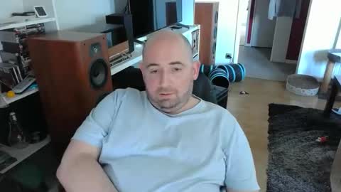 Snapshot of bennn54 chatting on 04-21-26, 08:53 Ben online show from 04-21-26, 08:53
