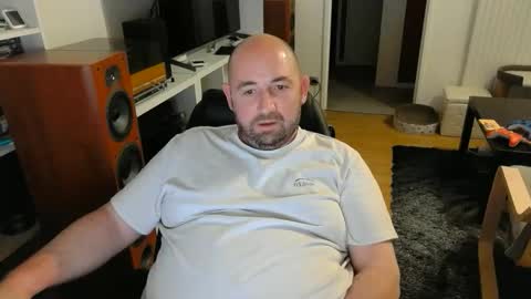 Snapshot of bennn54 chatting on 05-03-26, 08:15 Ben online show from 05-03-26, 08:15