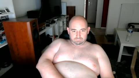 Snapshot of bennn54 chatting on 06-18-26, 12:09 Ben online show from 06-18-26, 12:09
