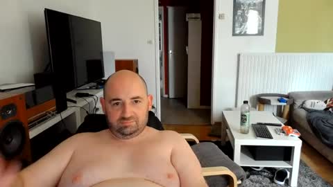 Snapshot of bennn54 chatting on 08-01-26, 01:43 Ben online show from 08-01-26, 01:43