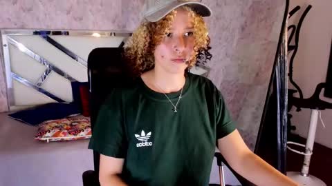 benny_wilson online show from 11-08-25, 04:01