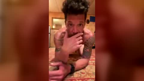 Bent Bunny online show from 07-04-26, 04:40