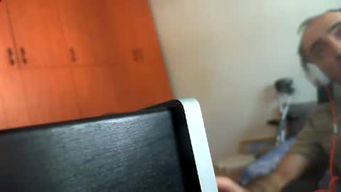 bentish online show from 10-24-25, 08:33