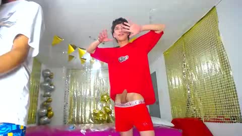 Snapshot of benz_boys chatting on 02-22-25, 03:14 benz boys online show from 02-22-25, 03:14