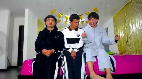 Snapshot of benz_boys chatting on 03-01-25, 12:12 benz boys online show from 03-01-25, 12:12