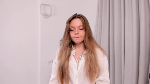 Julie online show from 04-19-26, 06:07