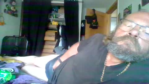 Snapshot of bergeeric1970 chatting on 09-19-25, 06:08 bergeeric1970 online show from 09-19-25, 06:08