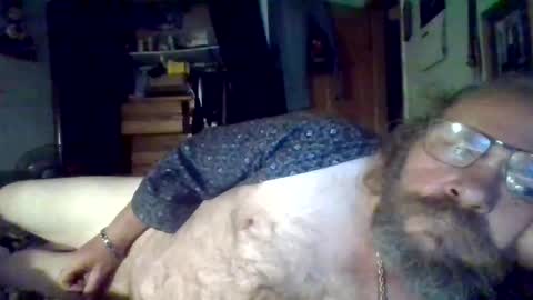 Snapshot of bergeeric1970 chatting on 10-17-25, 04:15 bergeeric1970 online show from 10-17-25, 04:15