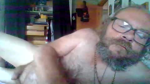 Snapshot of bergeeric1970 chatting on 10-25-25, 05:08 bergeeric1970 online show from 10-25-25, 05:08