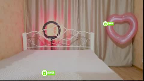 Snapshot of berkova_le chatting on 06-17-26, 05:47 Berkova L online show from 06-17-26, 05:47