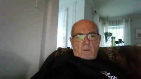 bernard1102 online show from 09-11-25, 10:37