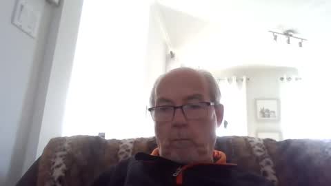 bernard1102 online show from 10-19-25, 06:19