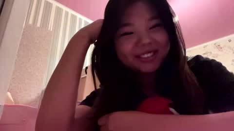 Snapshot of berniecekogler chatting on 07-22-26, 04:10 Nelly online show from 07-22-26, 04:10