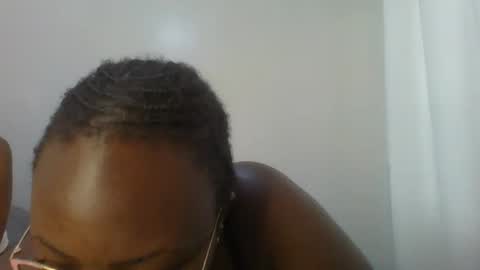 berries_lee online show from 03-11-25, 08:52
