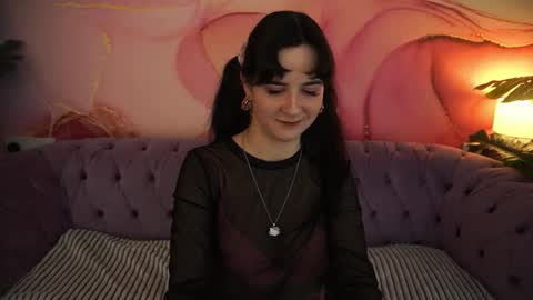 Violette online show from 11-17-25, 09:42