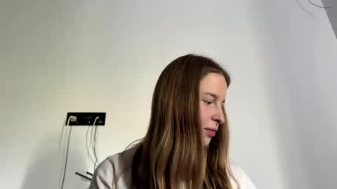 Lina online show from 04-22-26, 02:07