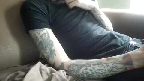 Snapshot of bertdollaz757 chatting on 04-29-26, 02:43 ToxicPipe757 online show from 04-29-26, 02:43