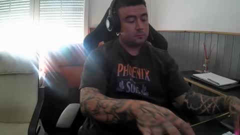 Snapshot of berto3389 chatting on 06-08-26, 05:35 berto3389 online show from 06-08-26, 05:35
