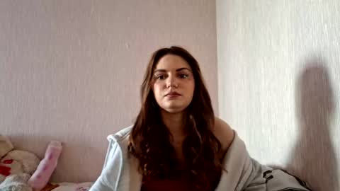 Snapshot of besssimer chatting on 06-19-26, 11:25 Ann online show from 06-19-26, 11:25