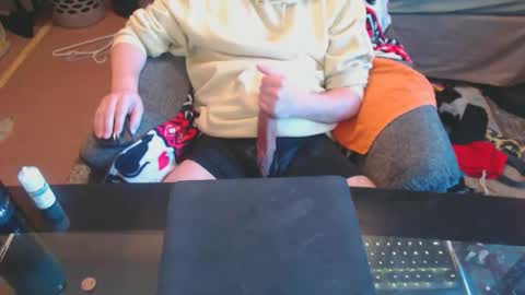 Snapshot of best_kept_secret23 chatting on 03-09-26, 04:33 Best Kept Secret23 online show from 03-09-26, 04:33