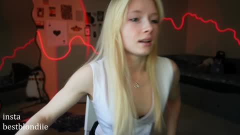 Snapshot of bestblondiiecb chatting on 01-20-25, 05:16 Chloe Next stream on Friday online show from 01-20-25, 05:16