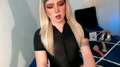 bestgirljulia online show from 11-05-25, 12:10