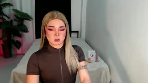 bestgirljulia online show from 02-26-26, 08:35