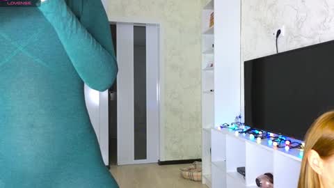 Snapshot of bestgirls2021 chatting on 01-11-25, 03:13 Hellen and Natali online show from 01-11-25, 03:13