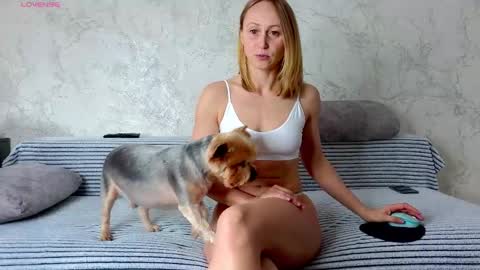 Hellen and Natali online show from 04-18-26, 06:17