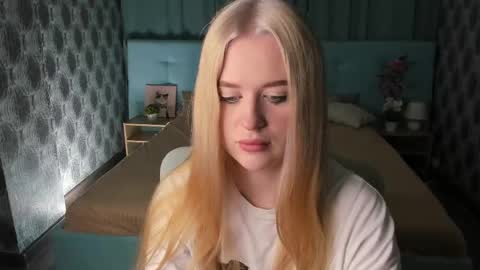 Snapshot of betany_foks chatting on 05-25-26, 01:11 Betany online show from 05-25-26, 01:11
