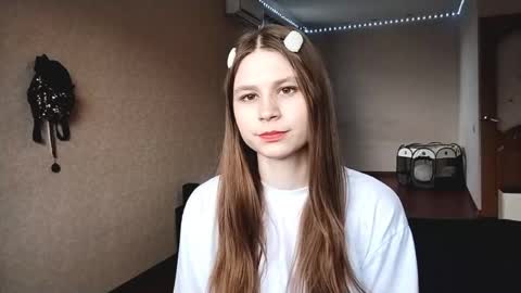 Snapshot of bethkallberg chatting on 06-05-26, 12:33 Leila online show from 06-05-26, 12:33