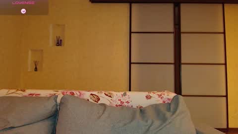 Elizabeth online show from 02-04-25, 01:38