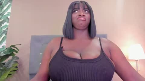 Snapshot of betsybennet chatting on 04-10-26, 05:12 BETSY online show from 04-10-26, 05:12