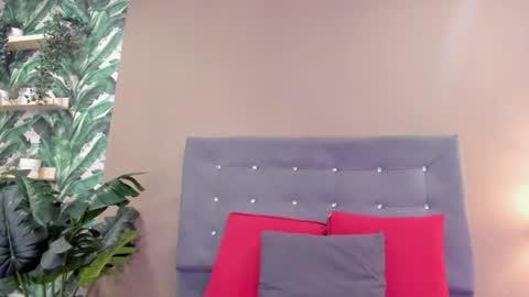Snapshot of betsybennet chatting on 04-12-26, 04:50 BETSY online show from 04-12-26, 04:50