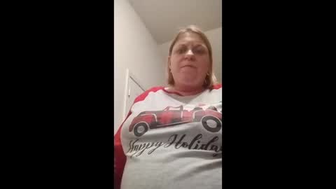 betsygore78 online show from 12-22-25, 10:01
