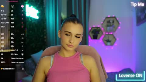 Snapshot of betty_greyy chatting on 09-28-25, 06:46 Betty Grey online show from 09-28-25, 06:46